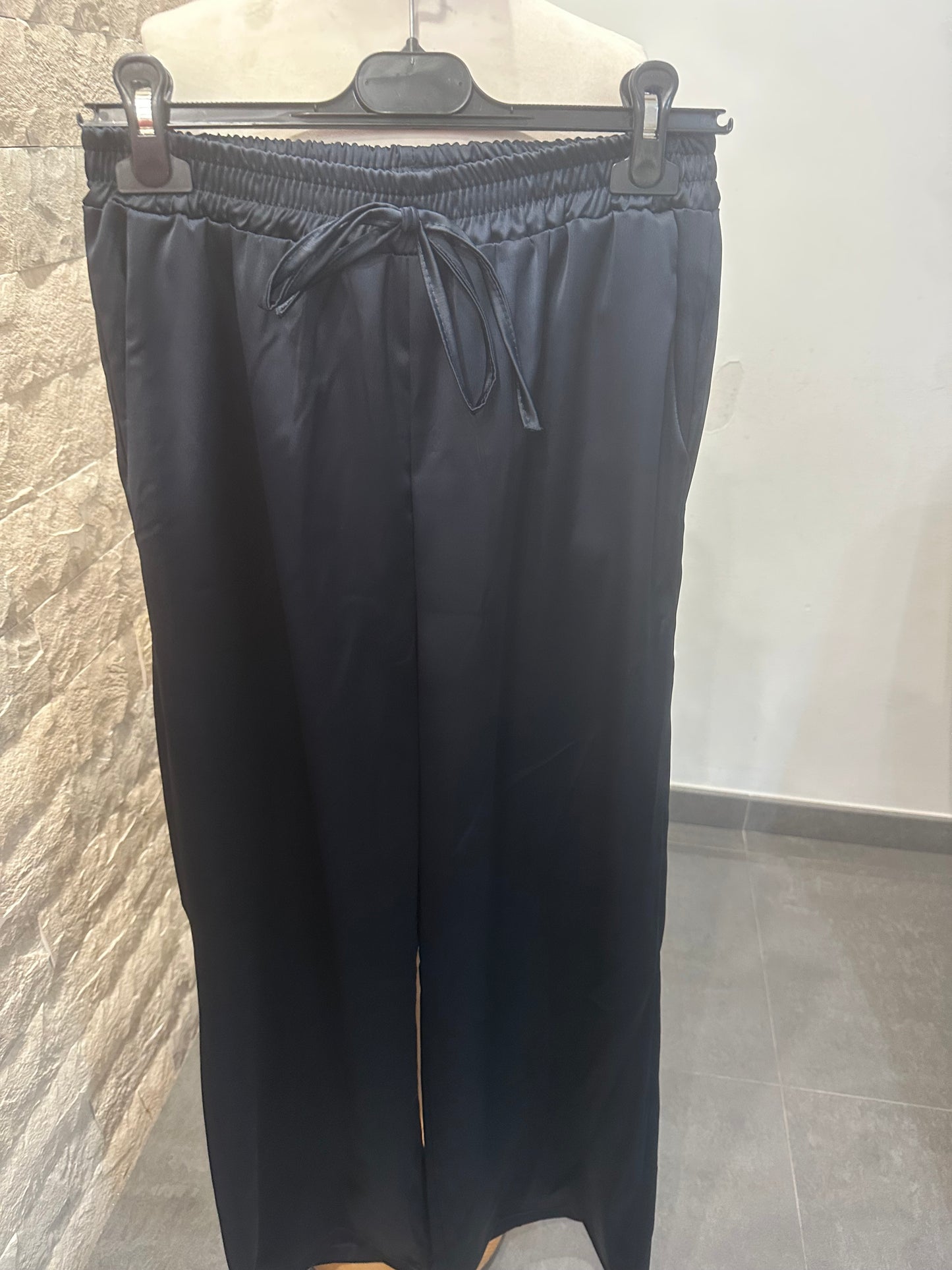 Pantalone rasato